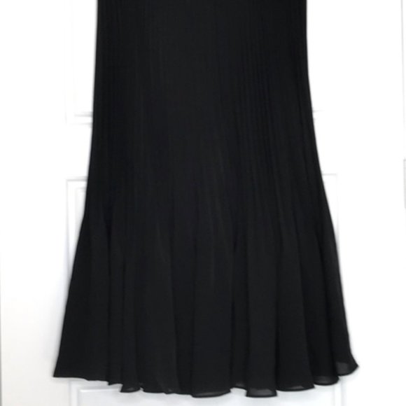 NWOT Club Monaco Split Pleat Flowy Skirt (Sz 12) - Picture 5 of 7